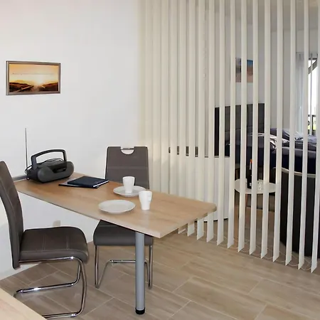 Apartment Bannemin, Wolkenlos 02